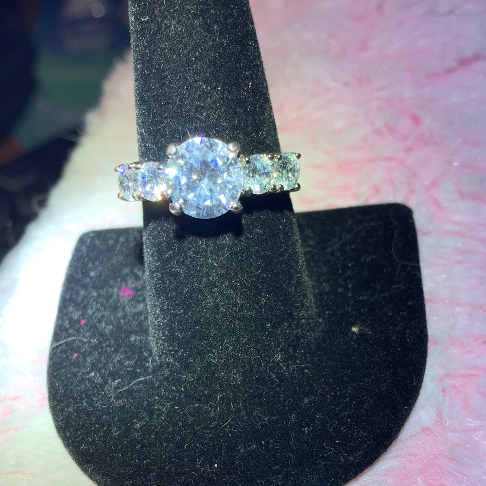 Dazzling Silver Women's Ring with Crystal Accents